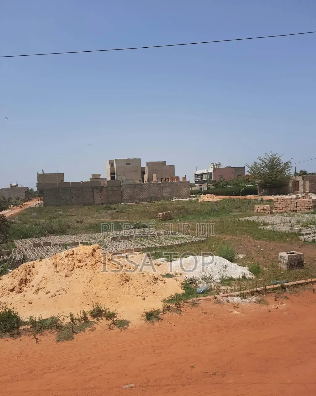 Terrain De 200 M2 Titre Foncier a La Cité Comico Bambilor