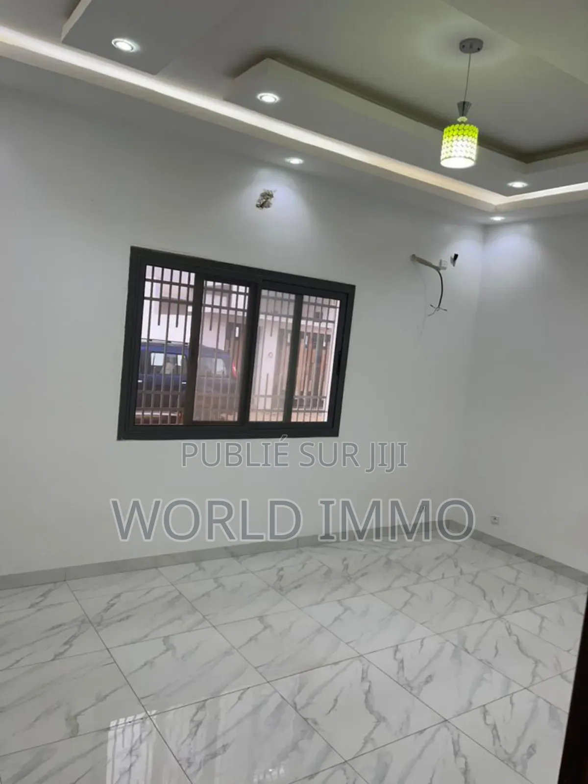 2chbre Appartement dans L'Immeuble, Almadies à Louer