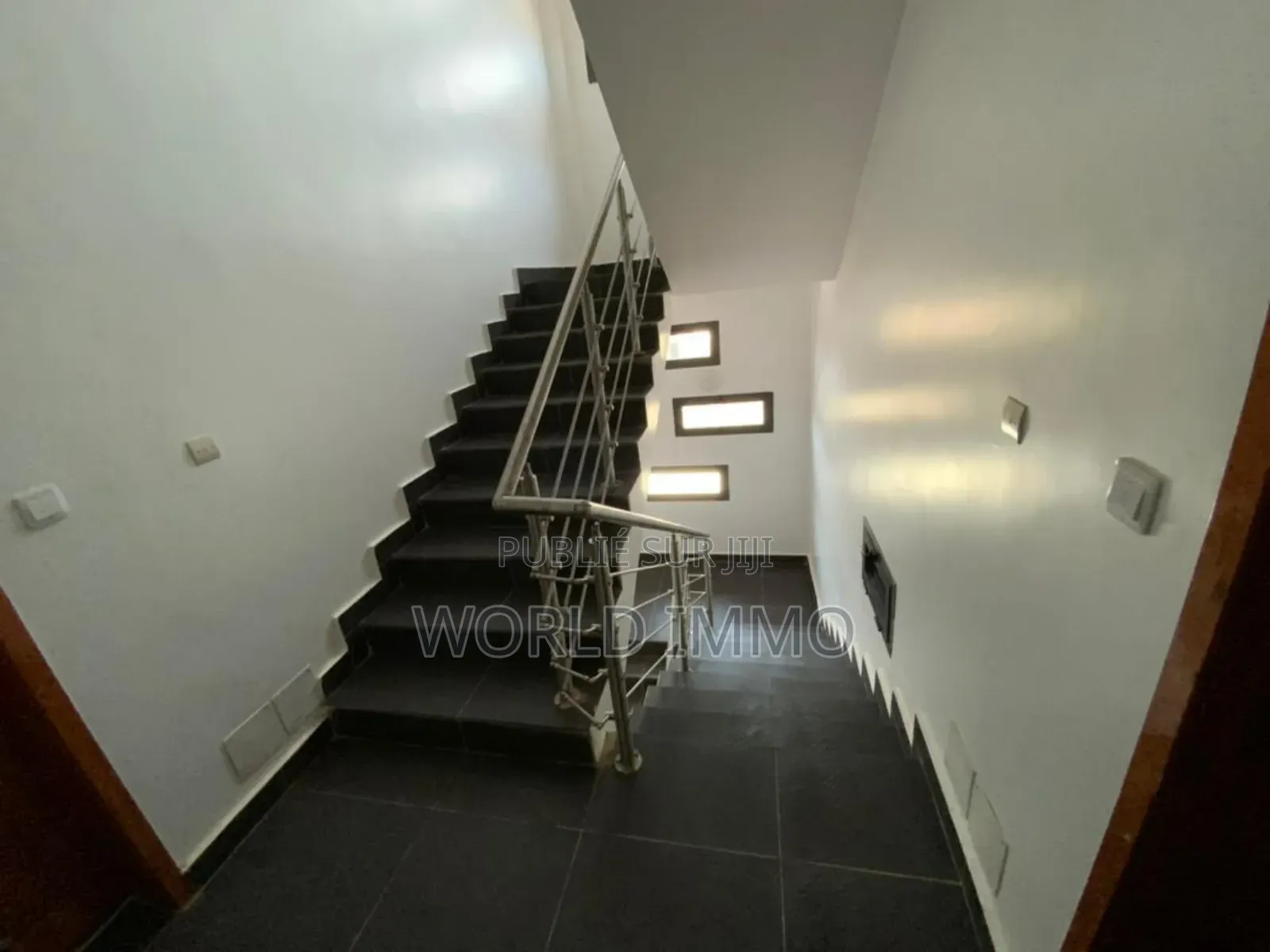 2chbre Appartement dans Ferry, Almadies à Louer
