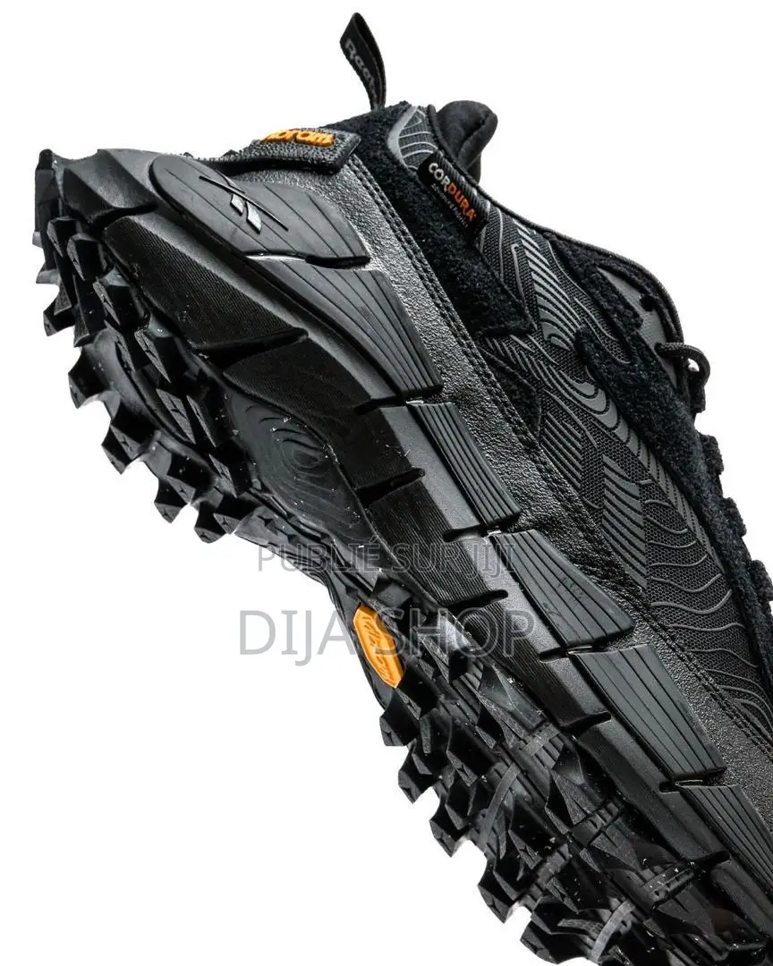 Disponible Original Reebok Zig Kinetica 2.5 Edge Core Black