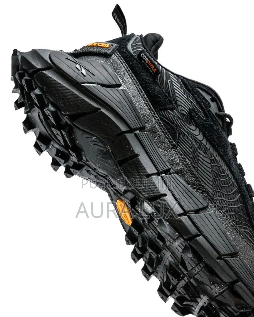 Disponible Original Reebok Zig Kinetica 2.5 Edge Core Noir