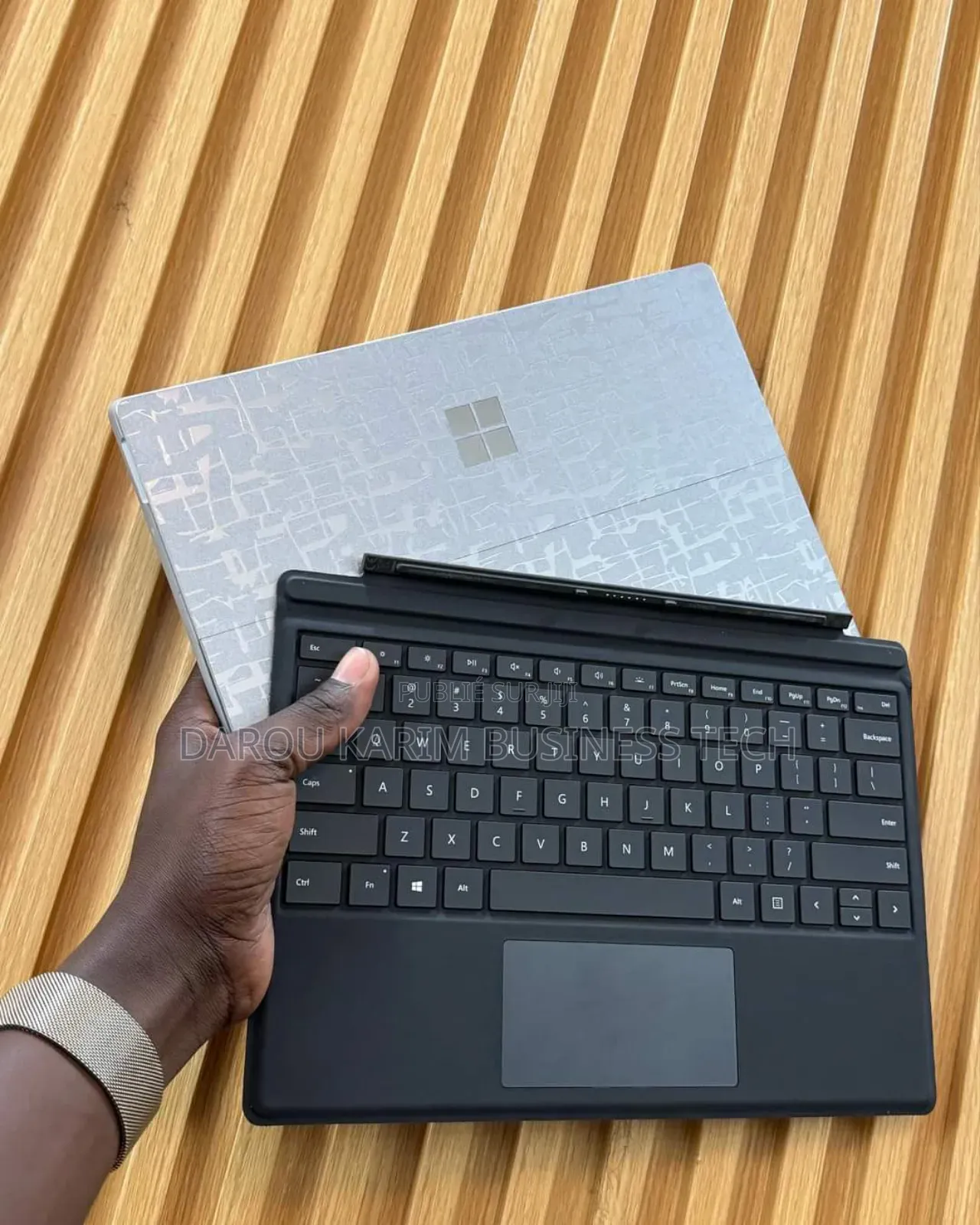 New Microsoft Surface Pro 5 8GB Intel Core I5 SSD 256GB