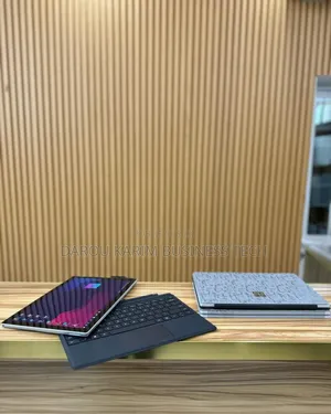 New Microsoft Surface Pro 5 8GB Intel Core I5 SSD 256GB