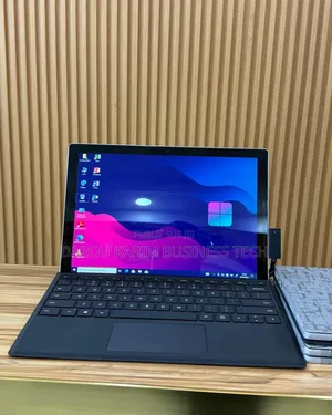 New Microsoft Surface Pro 5 8GB Intel Core I5 SSD 256GB