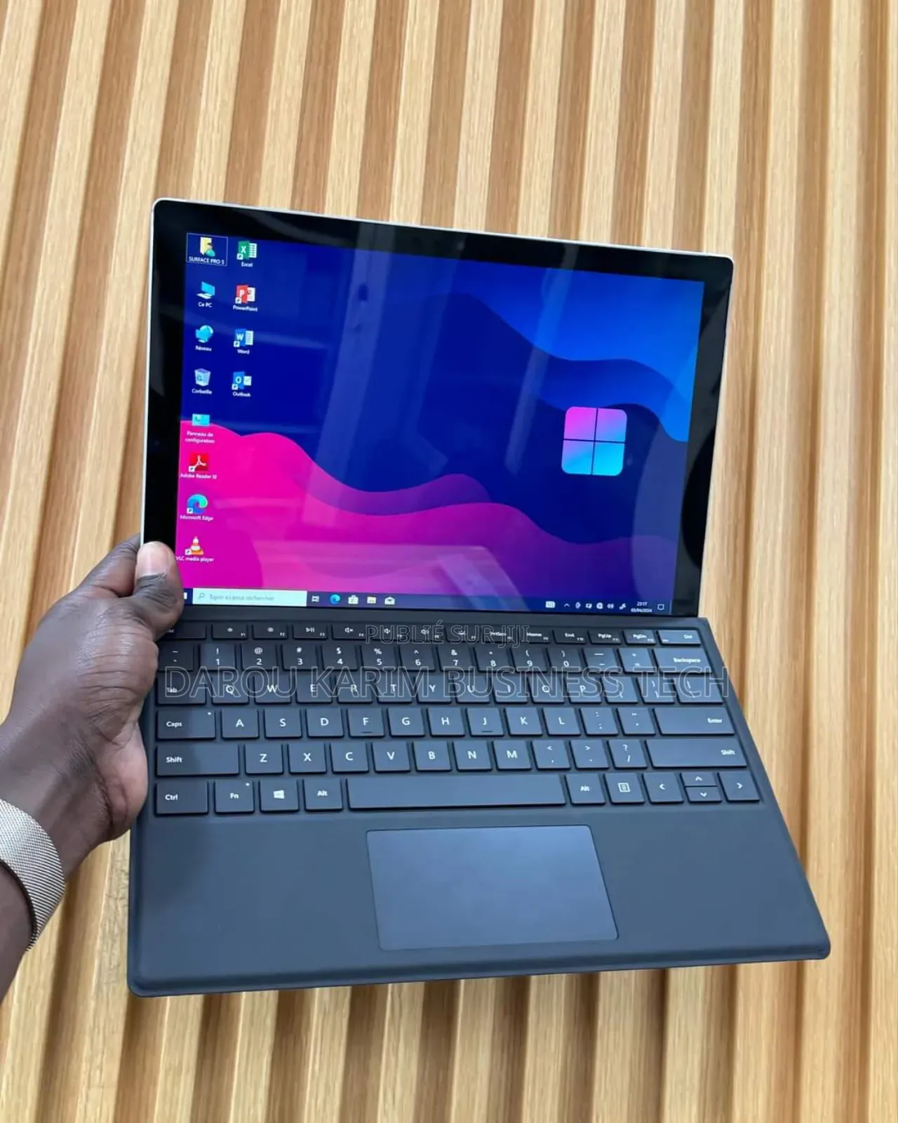 New Microsoft Surface Pro 5 8GB Intel Core I5 SSD 256GB