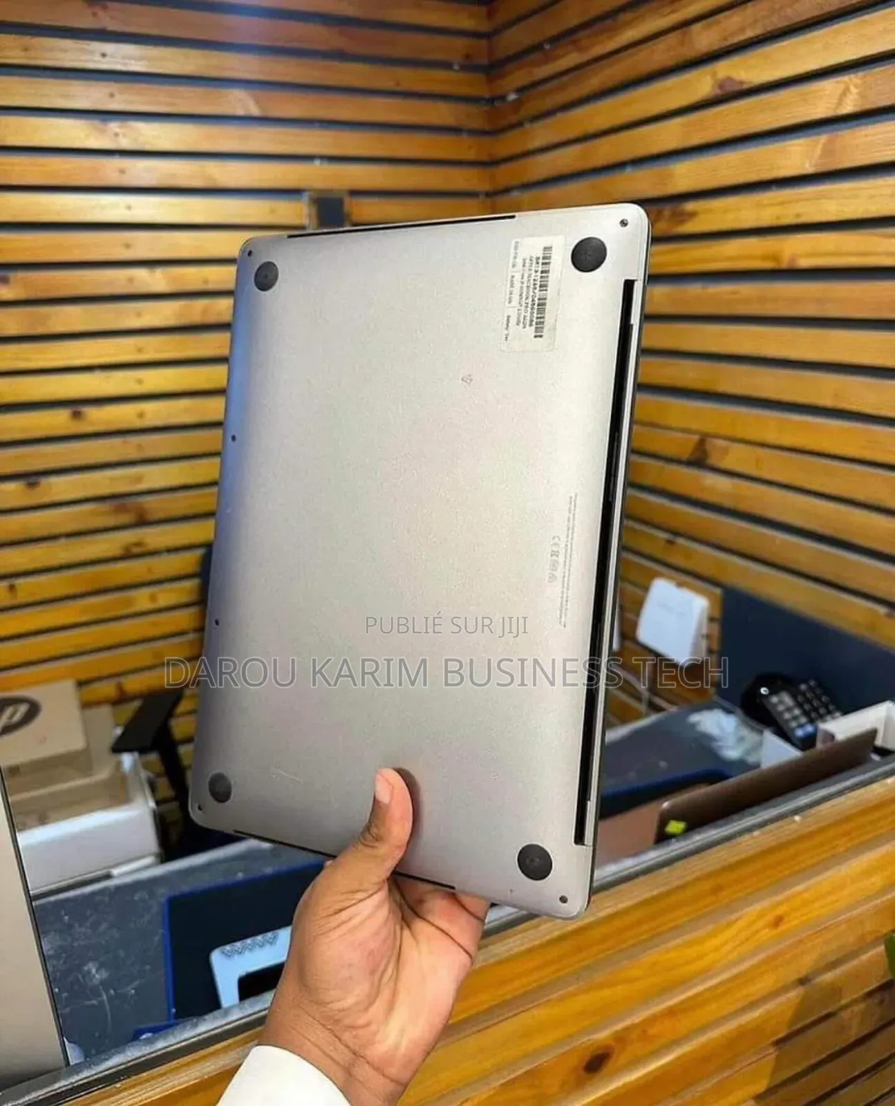 New Apple MacBook Pro 2019 8GB Intel Core I5 SSD 256GB