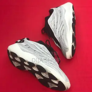 Yeez 700 V3 Original Pointure Disponible 39;40;41;42;43