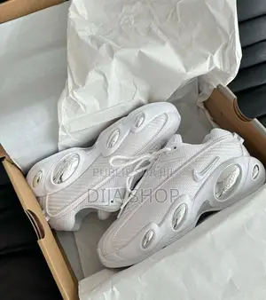 Photo - Original Nike Nocta Glide Disponible