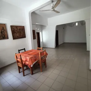 7chbre Maison de ville/terrasse dans , Yoff à Vendre