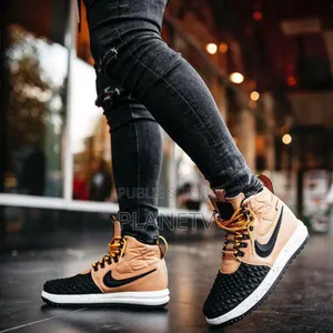 Photo - Nike Montante Disponible Ds NVS