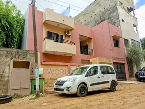 7chbre Villa dans L'Escalier, Patte d'Oie à Vendre