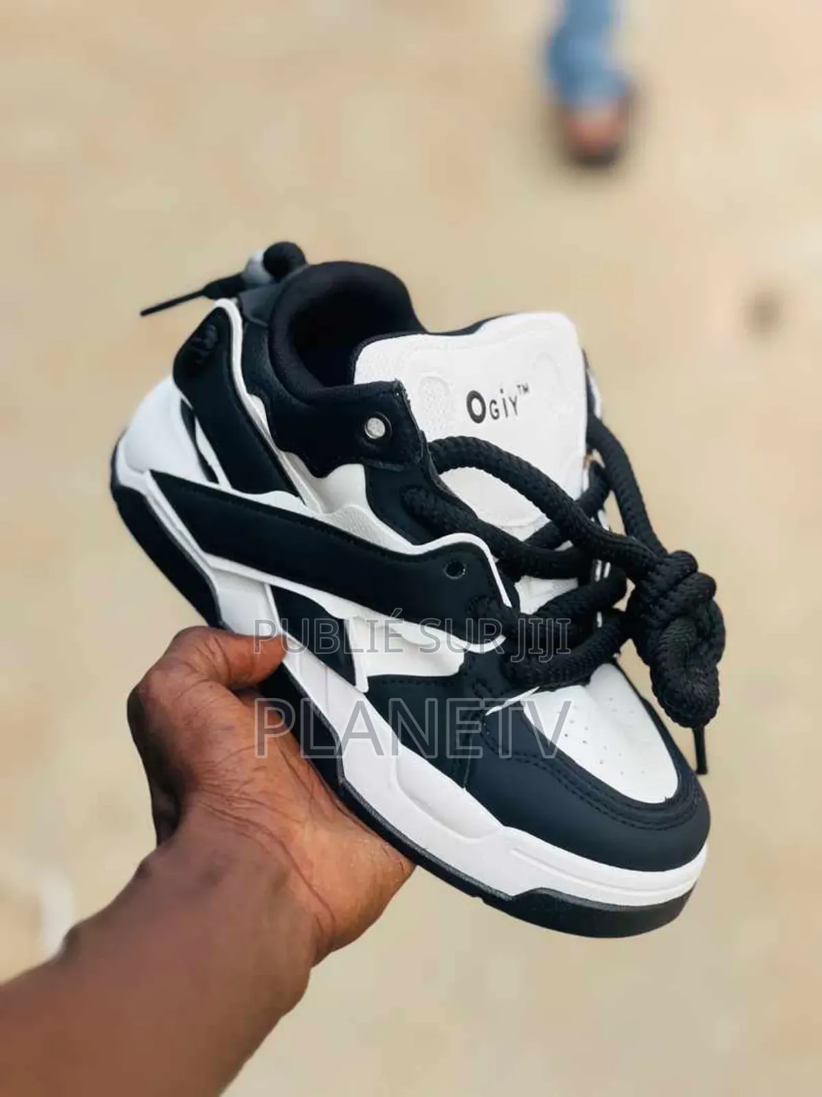 Oggy Original Disponible CBF