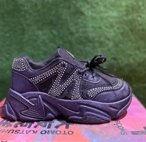 Chaussures Pour Fille Disponible CBF