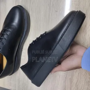 Photo - Chaussures en Cuir Disponible NVS