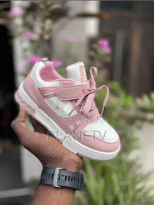 Chaussures Pour Enfants Taille 25 a 30 Disponible NVS