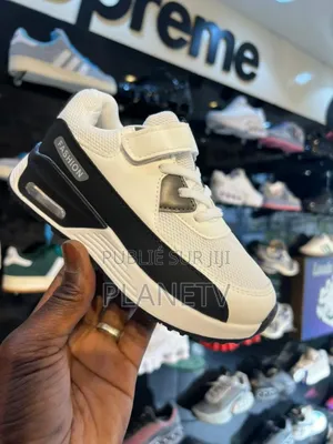 Photo - Chaussures Pour Enfants Disponible Taille 25 a 35 NVS