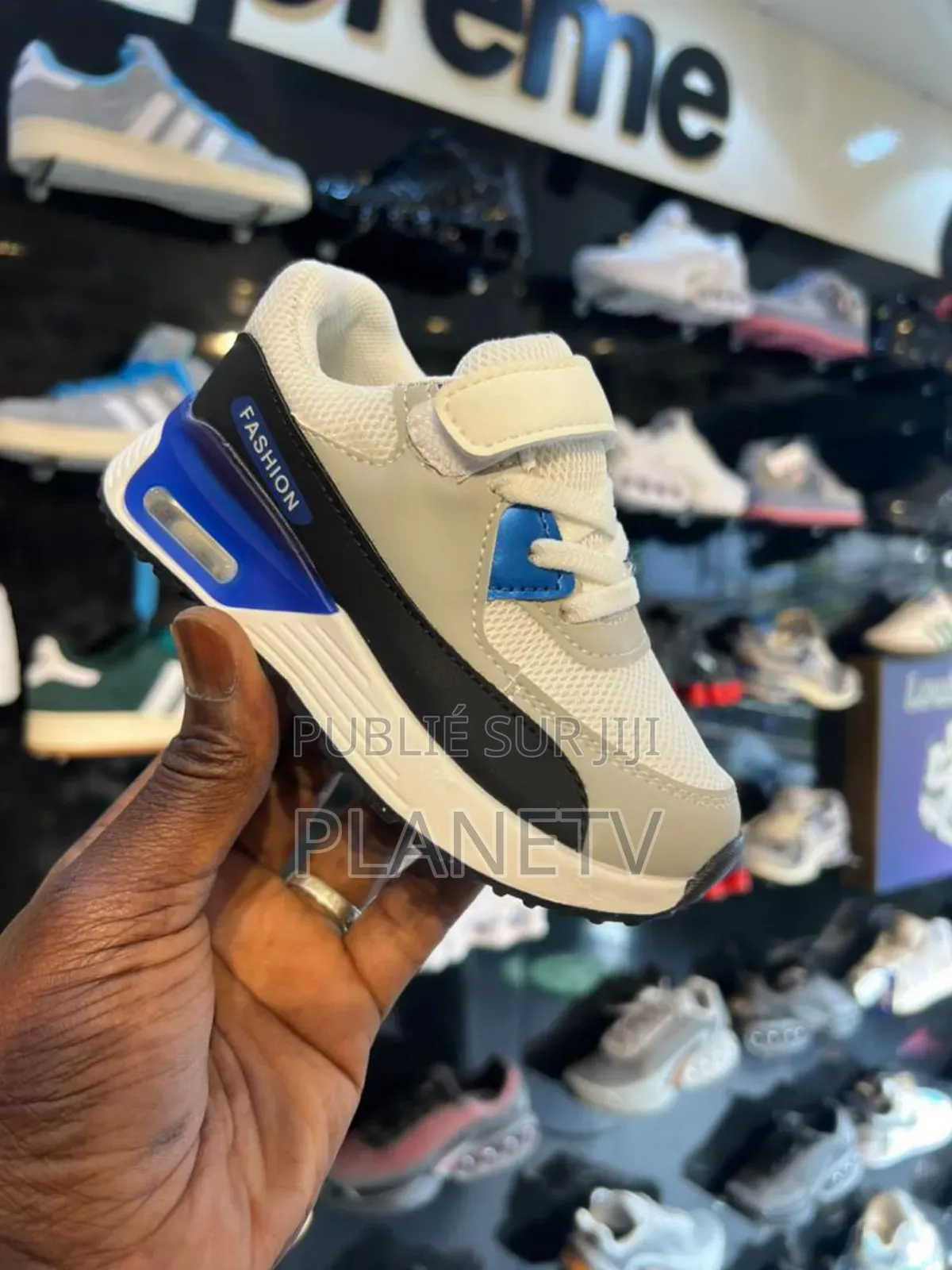 Chaussures Pour Enfants Disponible Taille 25 a 35 NVS