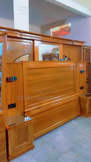 Photo - Chambre À Coucher Bois De Haute Qualité