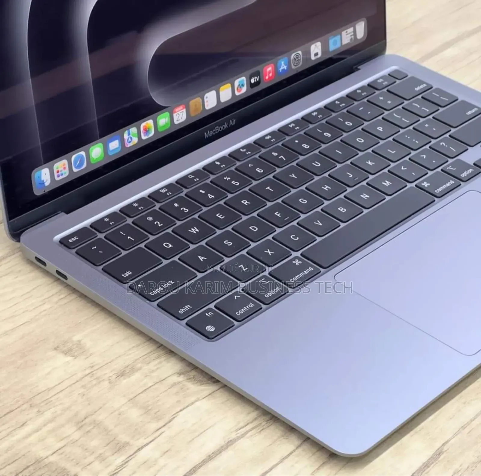 New Apple MacBook Air 2020 M1 8GB Intel Core I5 SSD 256GB