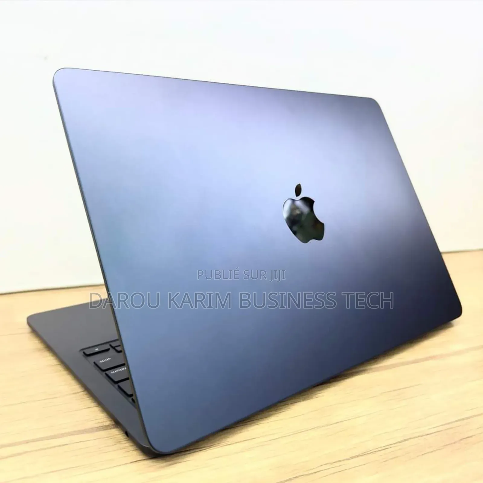 New Apple MacBook Air 2023 M2 8GB Intel Core I5 SSD 256GB