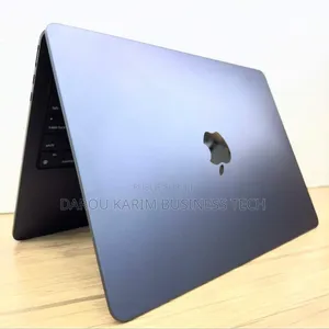 New Apple MacBook Air 2023 M2 8GB Intel Core I5 SSD 256GB