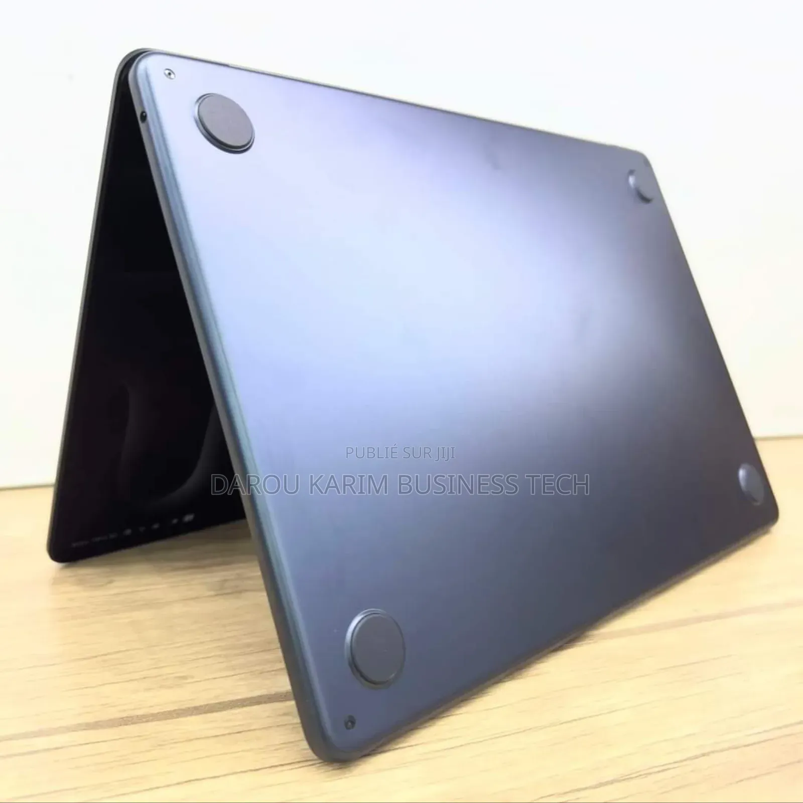 New Apple MacBook Air 2023 M2 8GB Intel Core I5 SSD 256GB