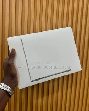 New Apple MacBook Air 2024 M3 13-Inch 8GB Intel Core I5 SSD 256GB