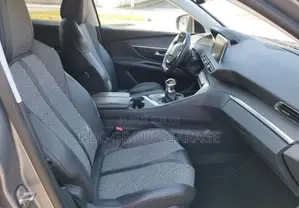 PEUGEOT 3008 2015 Gris