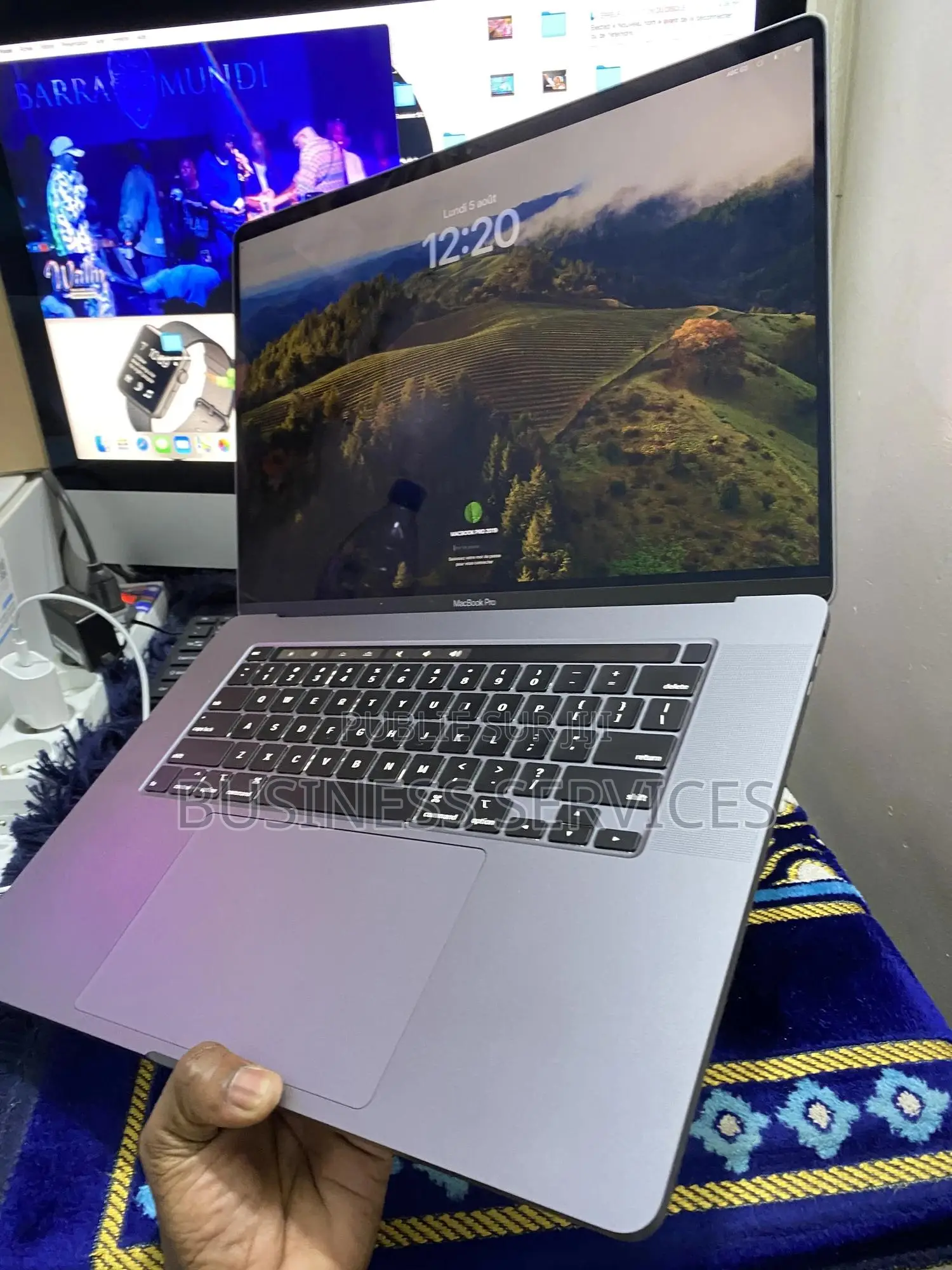 New Apple MacBook Pro 2019 32GB Intel Core I9 SSD 512GB