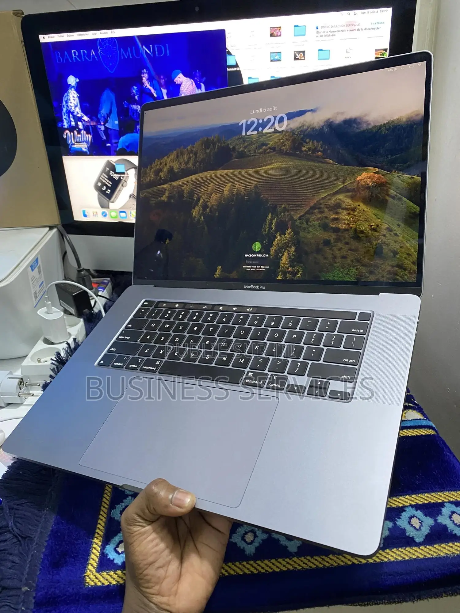 New Apple MacBook Pro 2019 32GB Intel Core I9 SSD 512GB