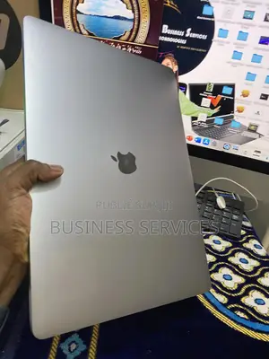 New Apple MacBook Pro 2019 32GB Intel Core I9 SSD 512GB