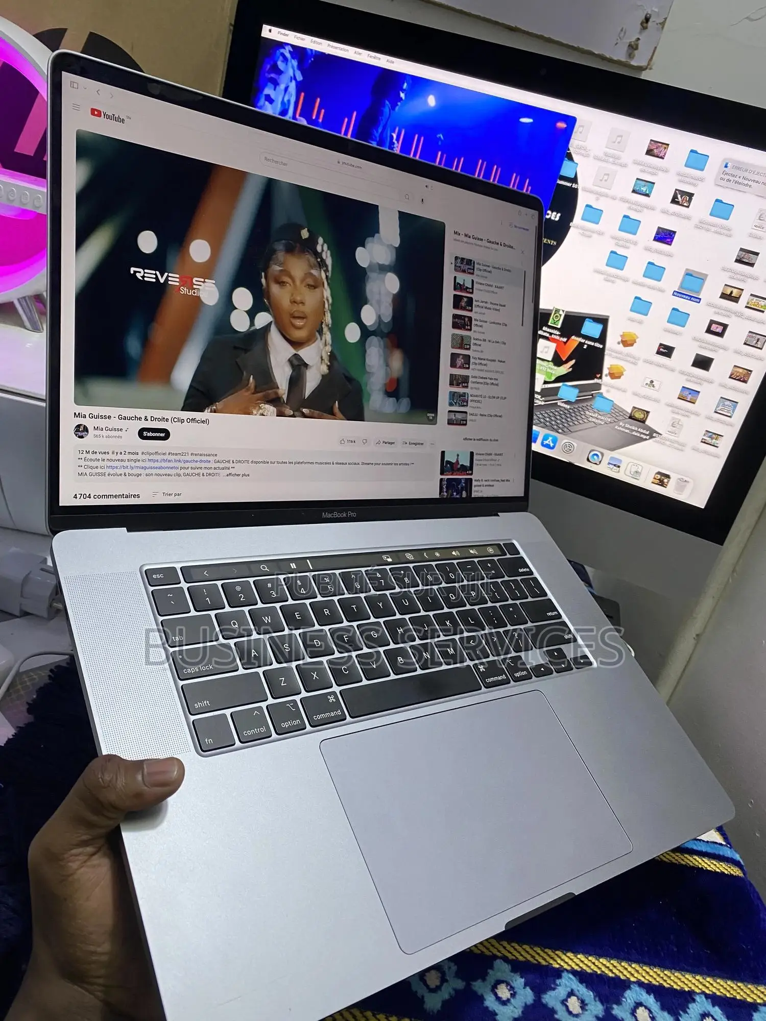 New Apple MacBook Pro 2019 32GB Intel Core I9 SSD 512GB