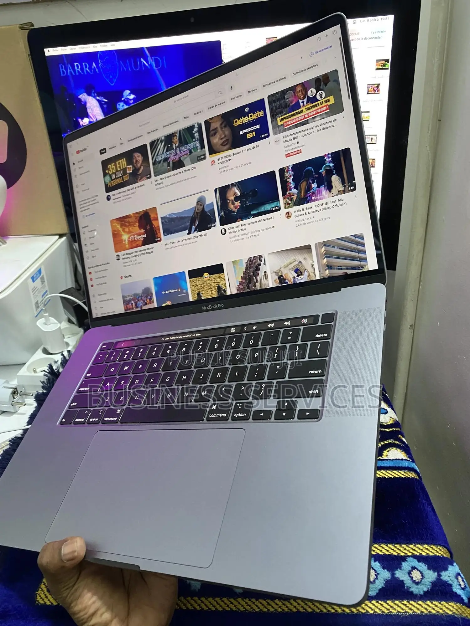 New Apple MacBook Pro 2019 32GB Intel Core I9 SSD 512GB