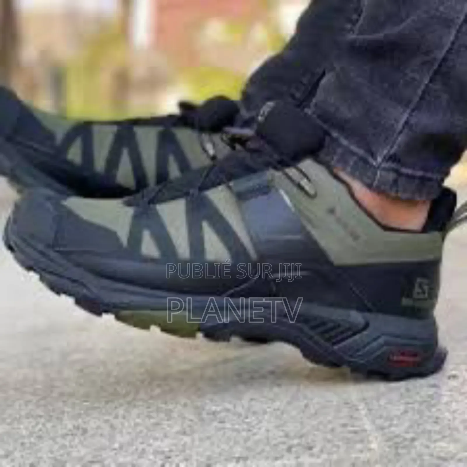 Salomon Originale Disponible GNF