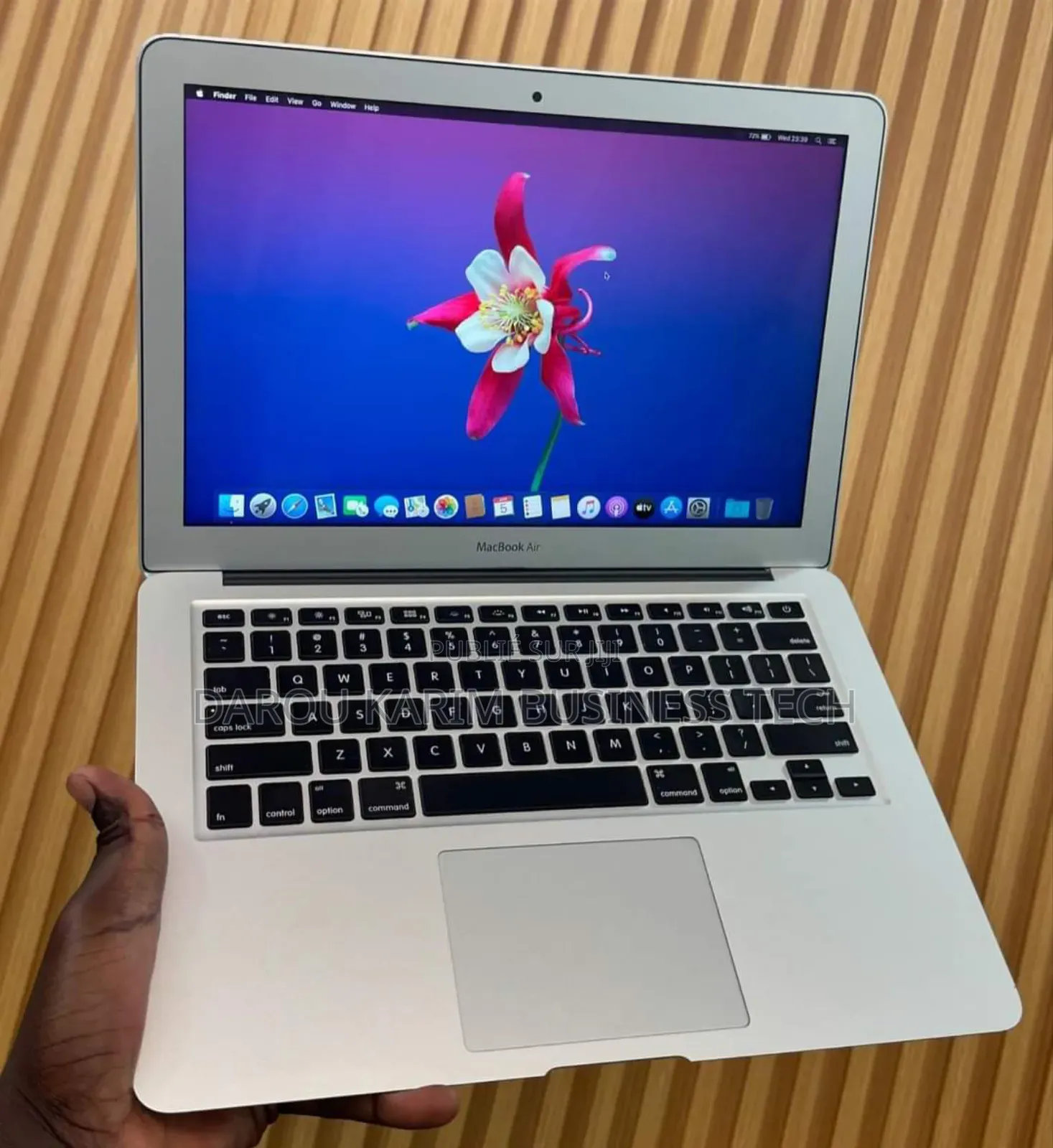 New Apple MacBook Air 2017 8GB Intel Core I5 SSD 256GB
