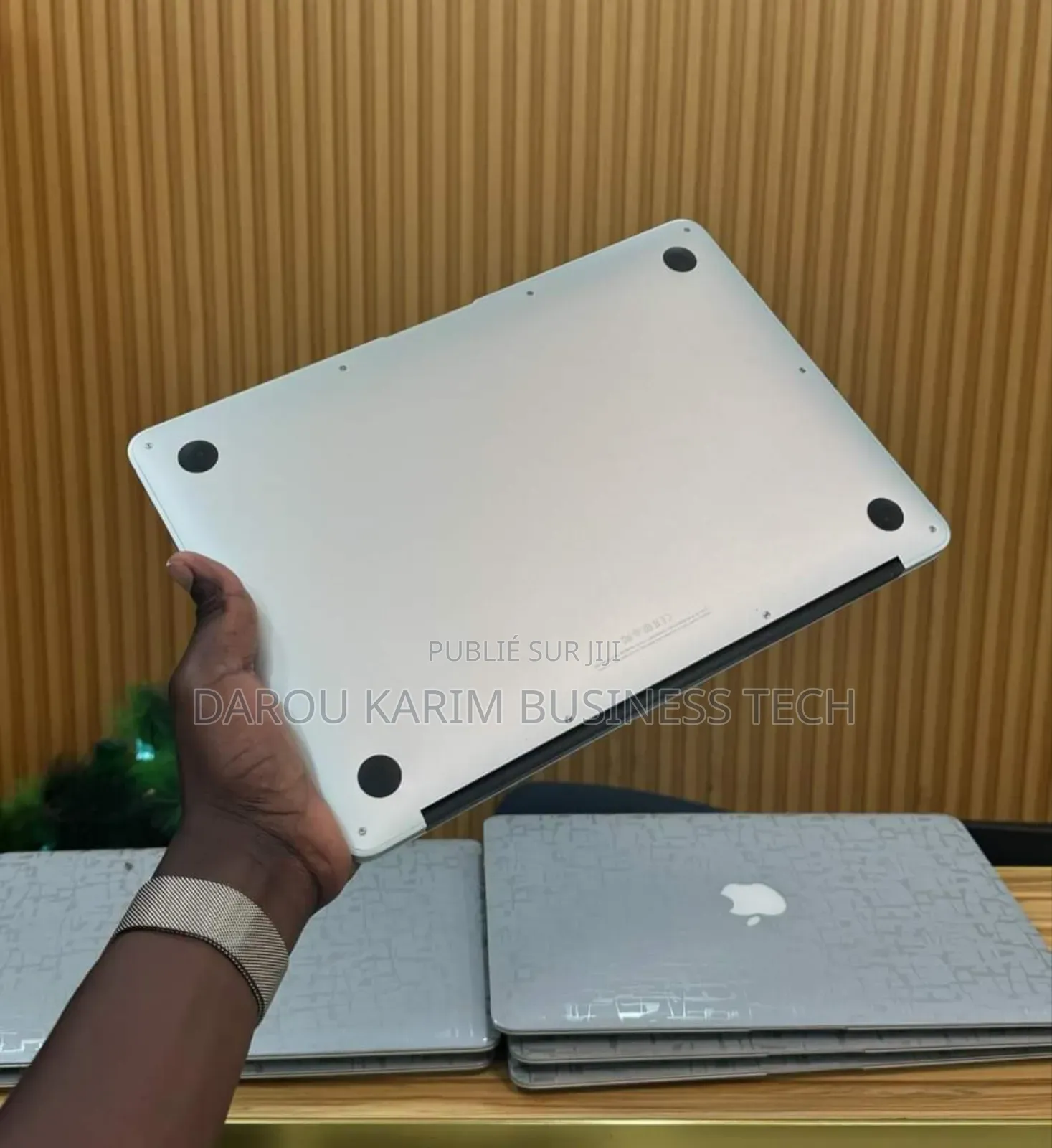 New Apple MacBook Air 2017 8GB Intel Core I5 SSD 256GB