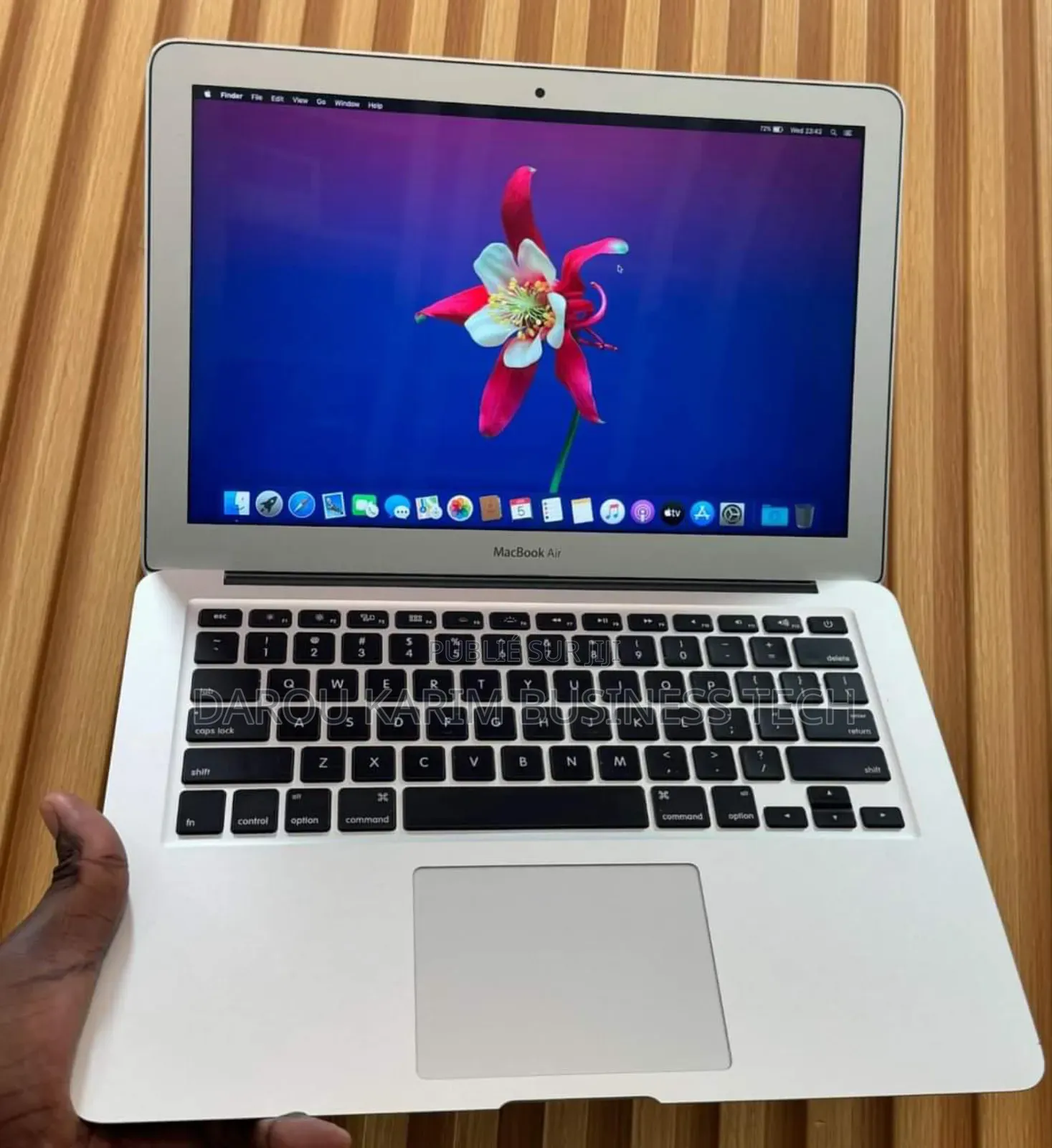 New Apple MacBook Air 2017 8GB Intel Core I5 SSD 256GB