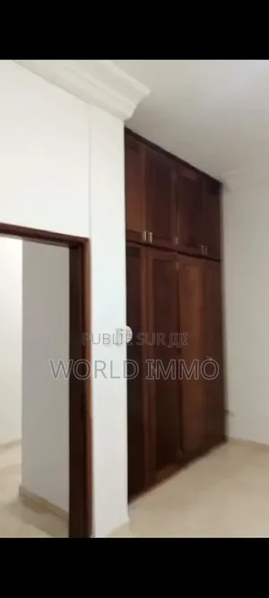 4chbre Appartement dans Le Standard, Almadies à Louer