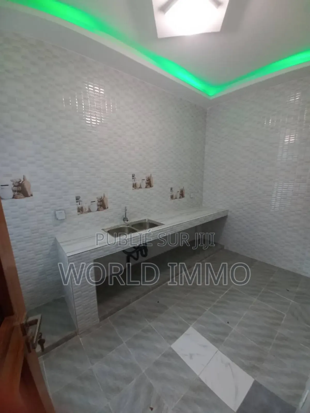 3chbre Appartement dans Le Luxe, Almadies à Louer