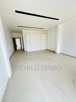 4chbre Duplex dans Le Duplex, Almadies à Louer