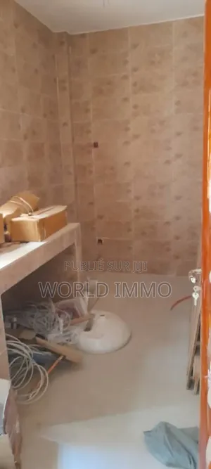 2chbre Appartement dans Lap, Grand Yoff à Louer