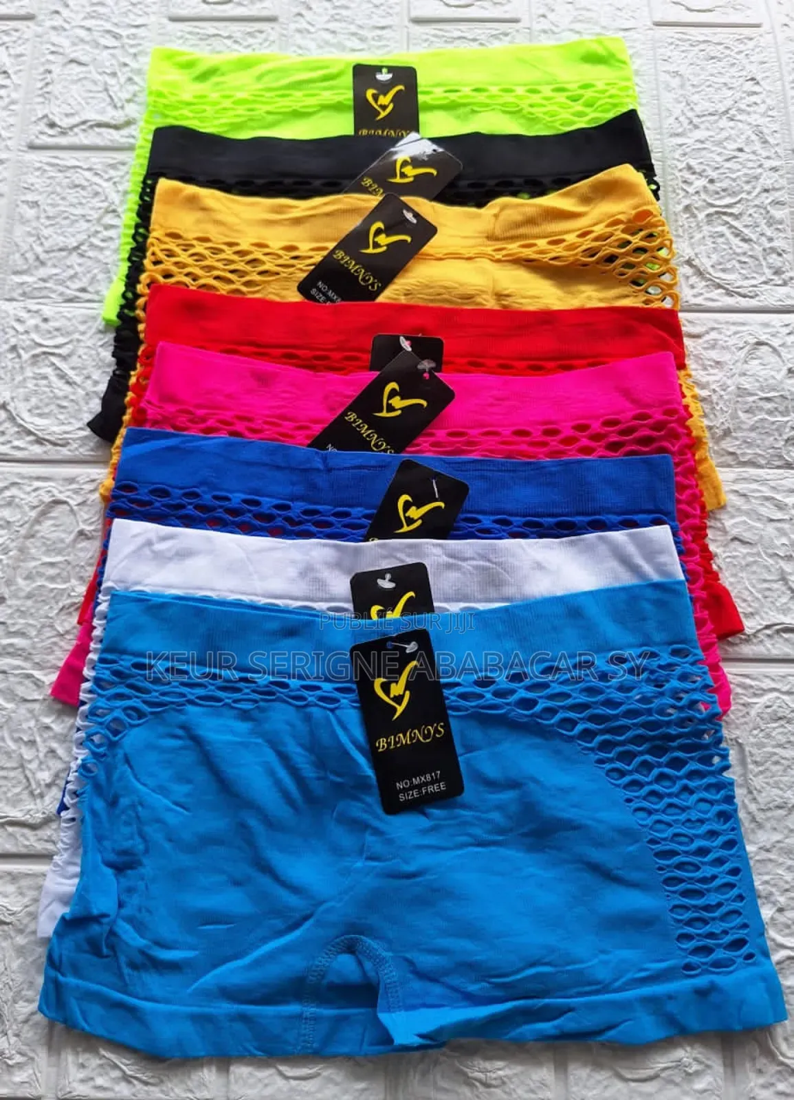 Boxer Avec Troue Sur Les Côtés