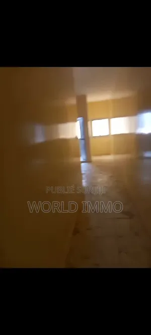 4chbre Appartement dans Le Pays, Yoff à Louer