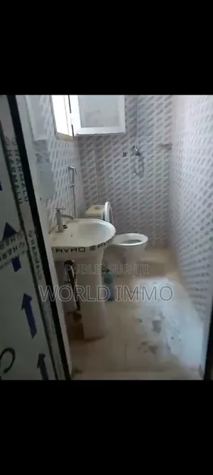 4chbre Appartement dans Le Pays, Yoff à Louer