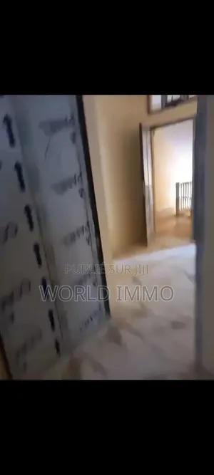 4chbre Appartement dans Le Pays, Yoff à Louer