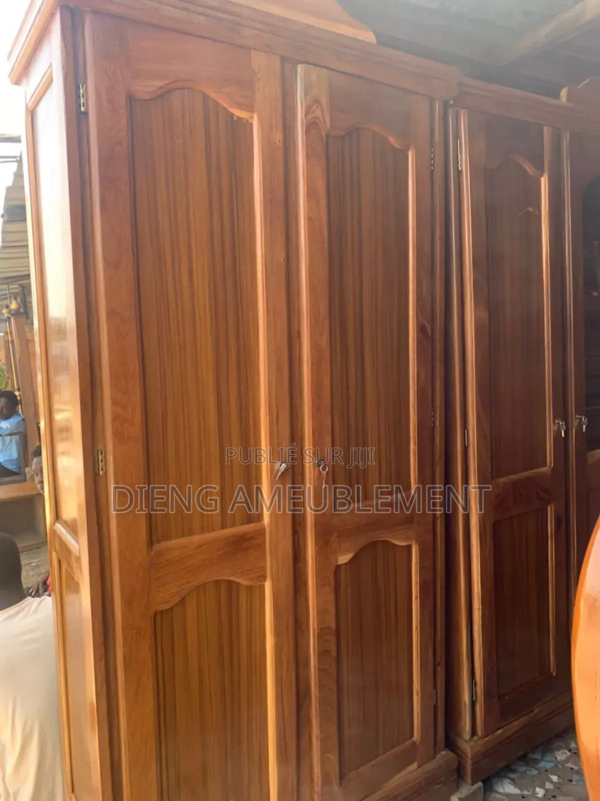 Armoire 2 Battants Disponible