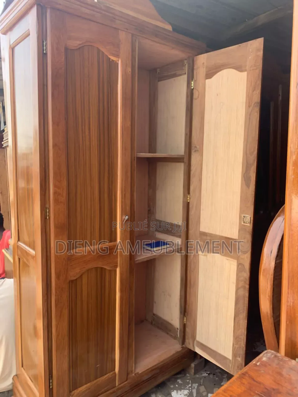 Armoire 2 Battants Disponible