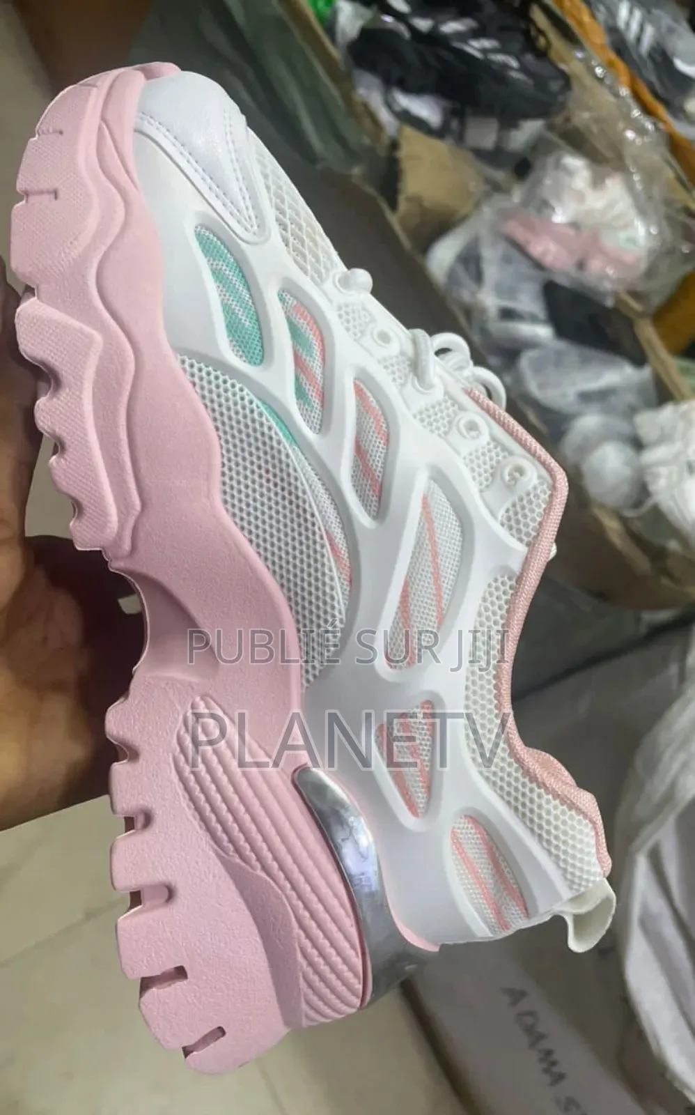 Chaussures De Qualités Disponible WCM