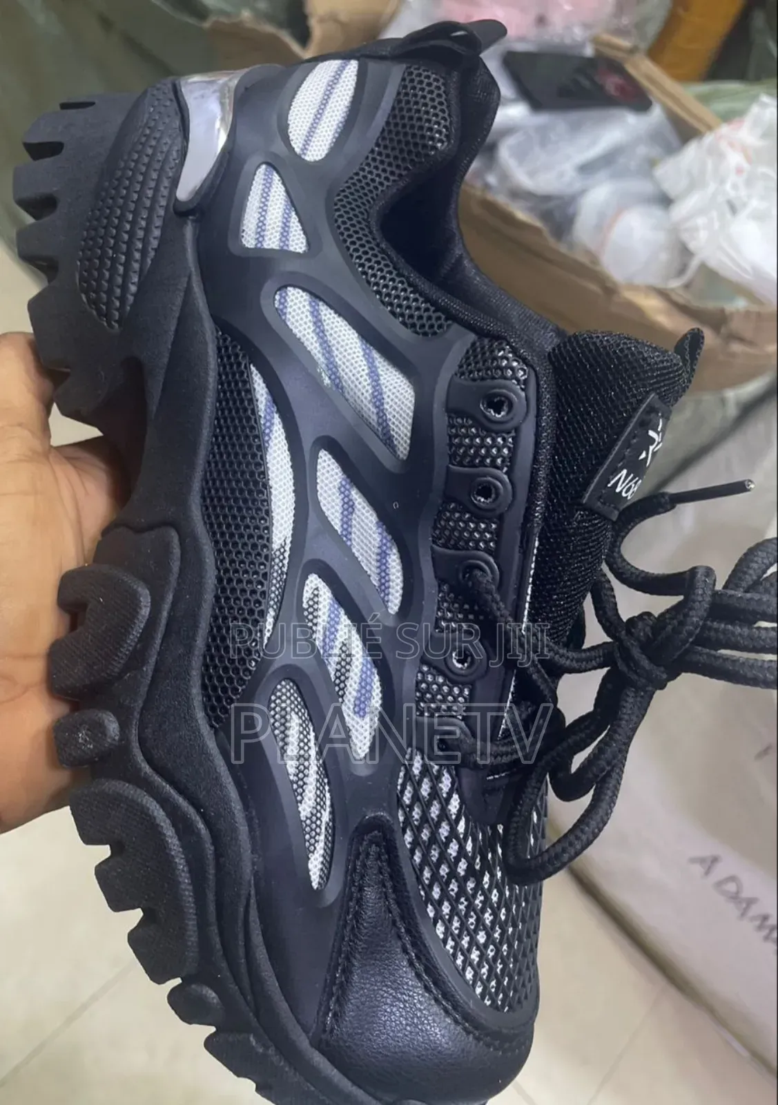 Chaussures De Qualités Disponible WCM