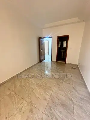 2chbre Appartement dans Néant, Almadies à Louer
